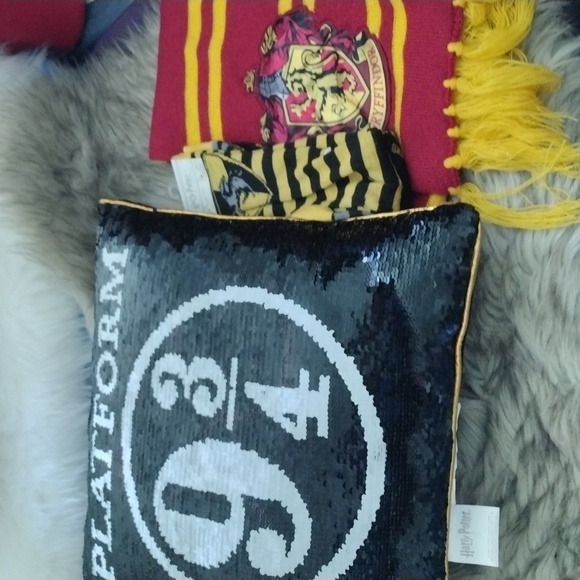 Harry Potter pillow socks and scarf - Picture 5 of 5